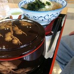 四季食彩館 - 隣の席のかつ重蕎麦セットの大盛