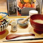 いまがわ食堂 - ごまさばの中落たたき丼定食