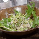 トリワイン ＰＩＫＯＳＨＨＨＵ - しらすと春キャベツの自家製赤ワインマヨあえ