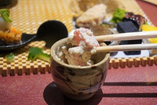しん　お膳 楽天市場】PC仏器膳 椀・箸付 黒塗内朱 7寸 日本製 お仏膳 仏膳