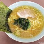 横浜らーめん 本牧家 - ラーメン並固め脂多め