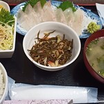 ダイニングキッチン えん - クエ刺身定食（1200円）。相変わらず美味しいがそろそろ電子マネー対応して欲しい・・・