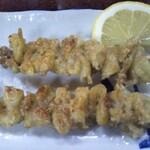 鶴亀 - 鳥皮２本 200円(税込)(2022年4月6日撮影)