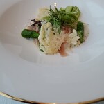 Restaurant Brise verte - 新オニオンのピュレとフロマージュ　アスパラガスとプティサレ