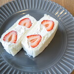 ガジュマル - イチゴサンド