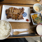 あぶりどりバリ鳥  - 塩鶏の柚子胡椒炭火焼き定食