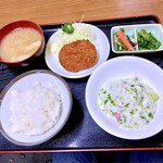 十八番 - ブリ納豆の生のりトロロかけ&コロッケ定食。¥850。