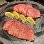 銀座焼肉 にく﨑 - 