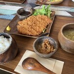 nikubisutorochi-zuandomi-touxo-musu - ジャンボチキンカツ定食