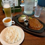 紅矢 - ダブルハンバーグ1100円税込 ライス付き ライス大盛り無料、セットドリンク100円 スープも選べる。