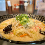 越後秘蔵麺　無尽蔵 - 豚骨野菜ちゃんぽん