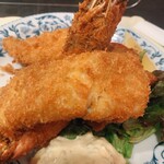 キッチン サカナヤ - イカフライにはソースをタップリとかけました