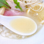 中華そば きなり - スープ