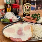 昭和酒場めりけん食堂 - ハムエッグ 350円