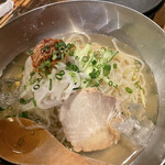 炭火焼肉 昭和ホルモン - 