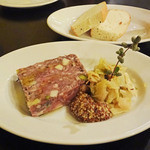 Smoke & Vegetable Bistro SARU - 蝦夷鹿のパテ