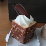 パティスリー モランジュ - キャラメルチョコケーキ