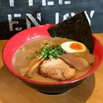 Ramen Sutorito Sakura - 鴨鶏豚６種魚介ラーメン \980～