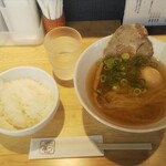 麺と酒 蔵一 - 塩そば(税込)800円 と ライス(税込)150円 (2022.04.07)