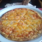 ラスト・カリフォルニアレストラン - ダブルチーズピザ