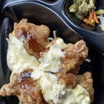 ほっともっと - 料理写真:ガリタル唐揚げ弁当!
チキン南蛮風…
下にはパスタが敷いあります。