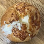 焼きたてベーカリー - あふれる４種のチーズフランスパン