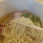 自家製麺 くろ松 - 麺はストレート細麺