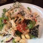 ダ ユウキ - 白インゲン豆と赤タマネギのサラダ