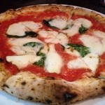 ダ ユウキ - 燻製水牛のモッツァレラのマルゲリータ