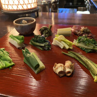 たでの葉 - 山菜の盛り合わせ