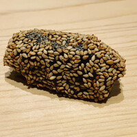 麻布十番 秦野よしき - あんこでおはぎ鮨