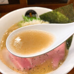 GOSSOU - ホタテ塩ラーメン　スープリフト