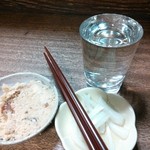 武蔵屋 - なみなみと注いでくれます。バイト君辞めちゃうのか…