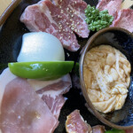 焼肉処 まるます家 - 