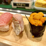 Toukyou Sushi Itamae Sushi - 一貫限定の大トロ、ノドグロ、ウニ
