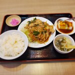 Shichi fukugen - しょうが焼き定食  800円