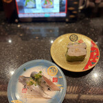 金沢まいもん寿司 - 白エビ７７０円、イワシ４４０円。白エビは、海苔の風味が強かったです。。握りがあったのに。。。イワシな旨味が溢れ、とても美味しくいただきました（╹◡╹）