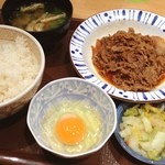すき家 - 朝からお腹が空き過ぎて、牛皿定食をいっちゃいました…。東京都三鷹