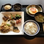 大地の恵 - 沖縄惣菜の朝ご飯ブッフェなう‼