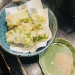 四季の居酒屋 松風 - ホヤと大葉の天ぷら