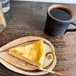 本の読める店 fuzkue - 