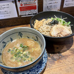 Kippoushi - トロつけ麺900円