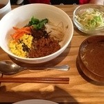 心地良風堂 - 平日限定プレート（マクロビオティックのビビンバ丼）