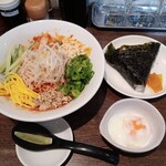 らーめん がらく - 汁なしランチ+温泉たまご