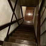 Kochi - 階段が急なのよ　落ちないようにネ