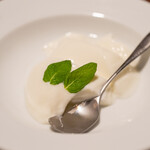 中華ダイニング 一途一心 - 2022.4 杏仁豆腐