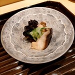 蓬左茶寮 - 平松椎茸と蛸の炊き合わせ