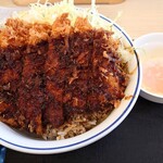 かつや - ソースカツ丼(竹)715円(税込価格)、温泉たまご66円(税込)