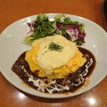 キッチン卵 - とろ〜りチーズの牛タンシチューのオムライスプレート（スープ付）1,180円