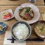 高畑料理店 - 塩漬け豚と赤い野菜の香味ダレ定食